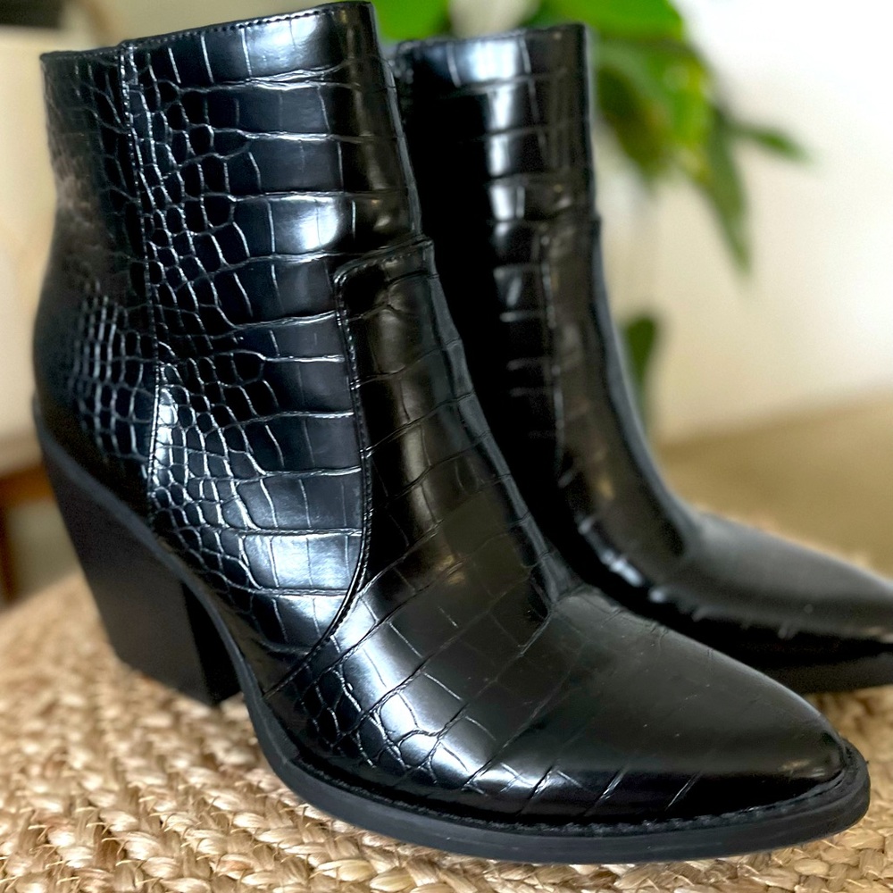 SM embossed leather boots size 10